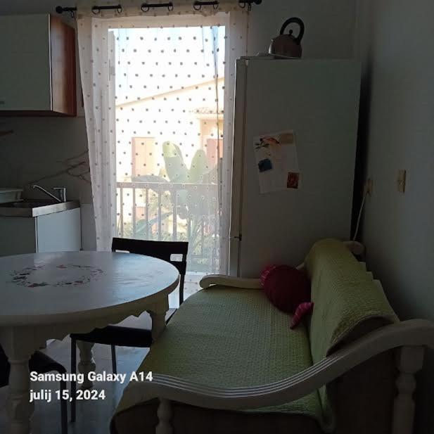 Acharavi Apartment Acharavi  Ngoại thất bức ảnh