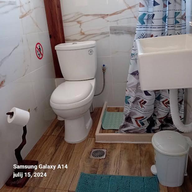 Acharavi Apartment Acharavi  Ngoại thất bức ảnh