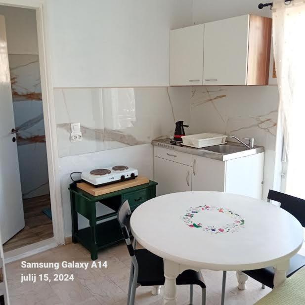 Acharavi Apartment Acharavi  Ngoại thất bức ảnh